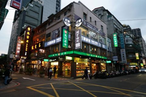 金色漫都 封面照片